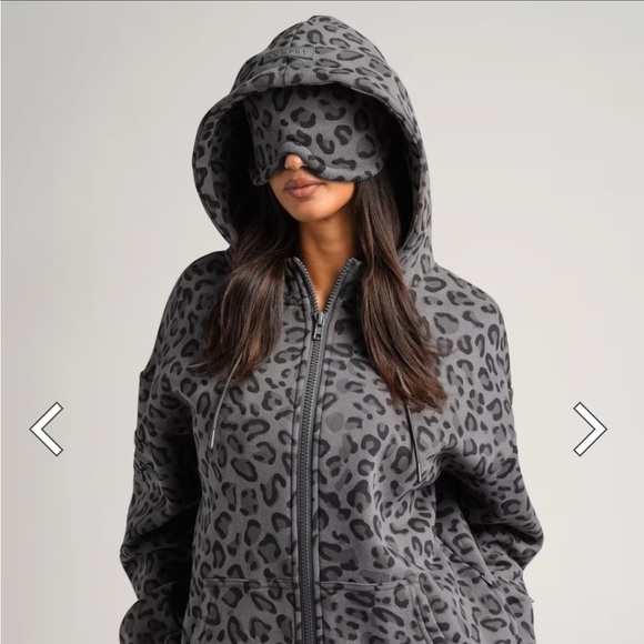 Comfrt Tops - Comfrt Airplane Mode Zip-Up Hoodie and Joggers SET Panther Large